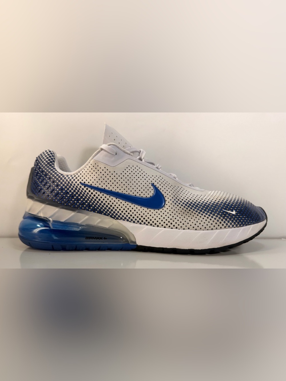 Nike  Air Max Phoenix (229)
